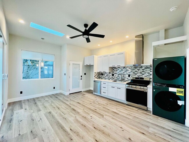 Photo - 510 E Oak Ave Apartment Unit 510 1/4