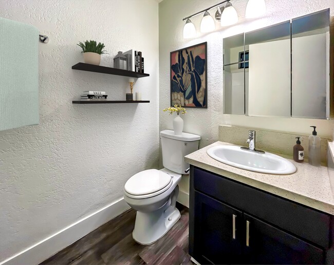 Photo - Seapointe Village