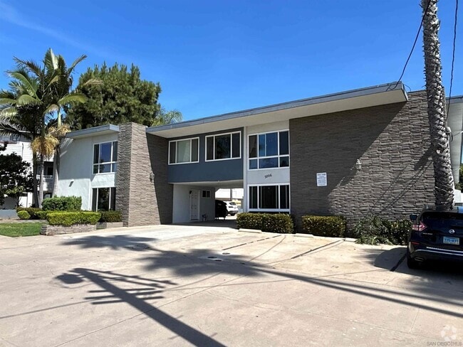 Building Photo - 2006 Diamond St Unit 3 Rental