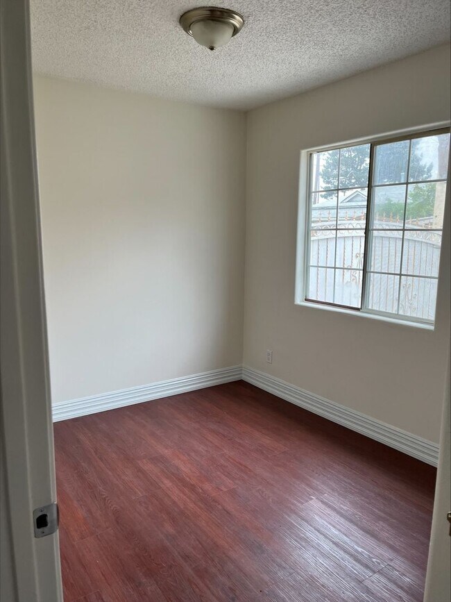 Photo - 1151-1153 E 88th Pl Unit 1151