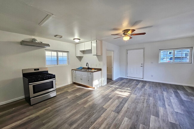 Photo - 19759 Roscoe Blvd