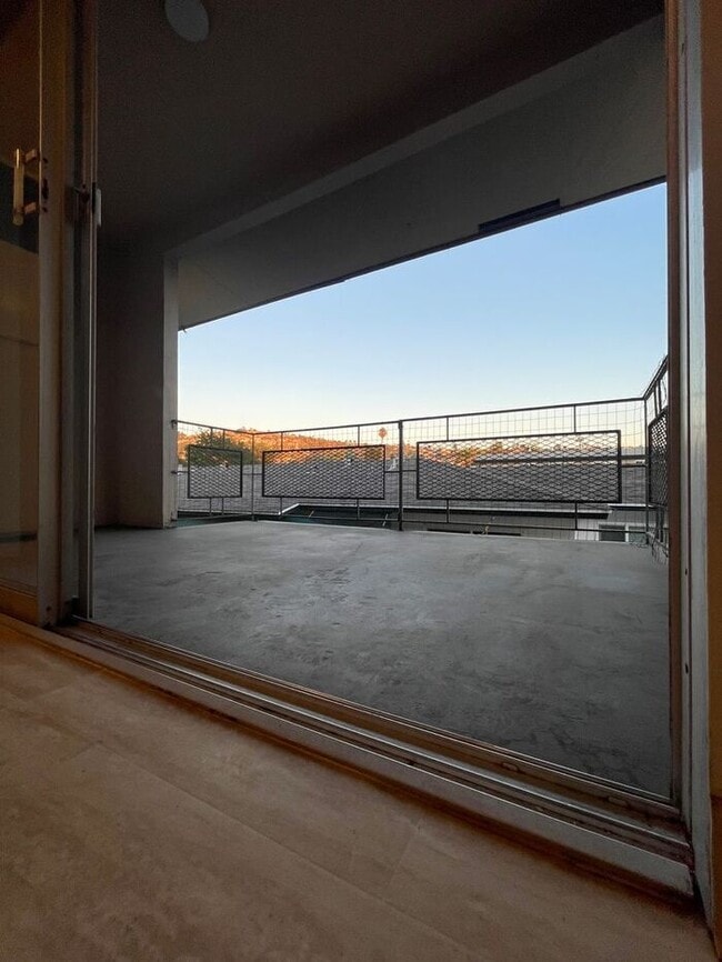 Photo - HOLIDAY SPECIAL-1 Month Free !SPACIOUS 2BR...