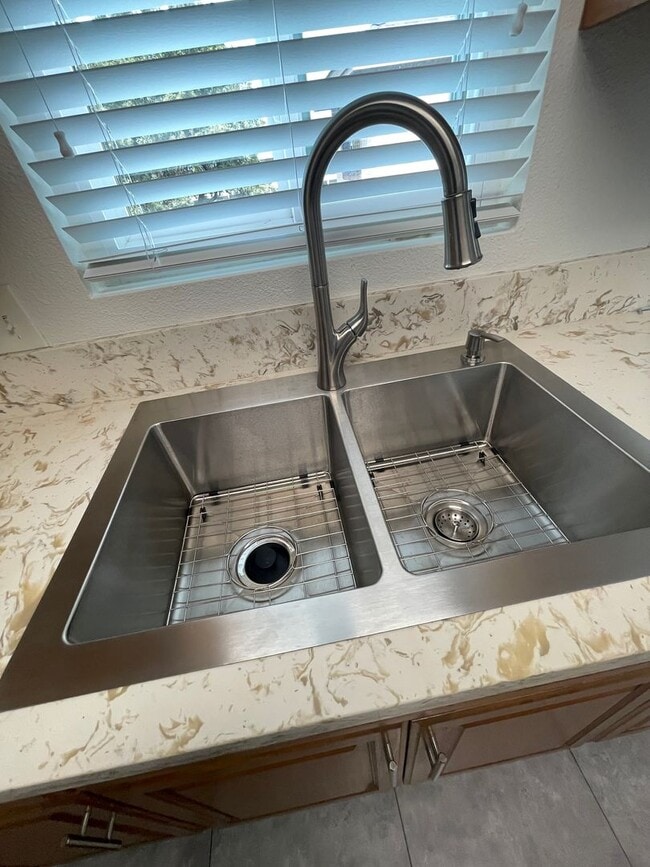 Photo - 924 S Cambridge St Unit 201