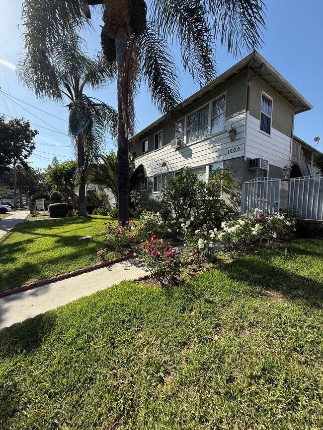 Photo - 1009 E Garfield Ave Unit 4