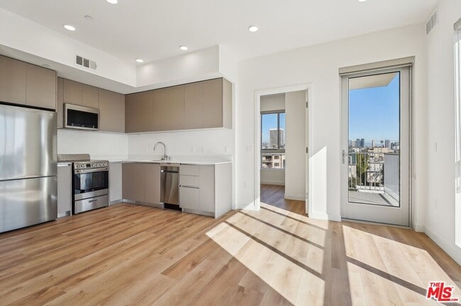 Photo - 1814 Federal Ave Unit 503