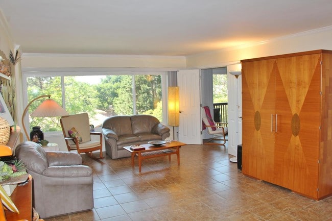Building Photo - 2727 Miradero Dr Unit 303