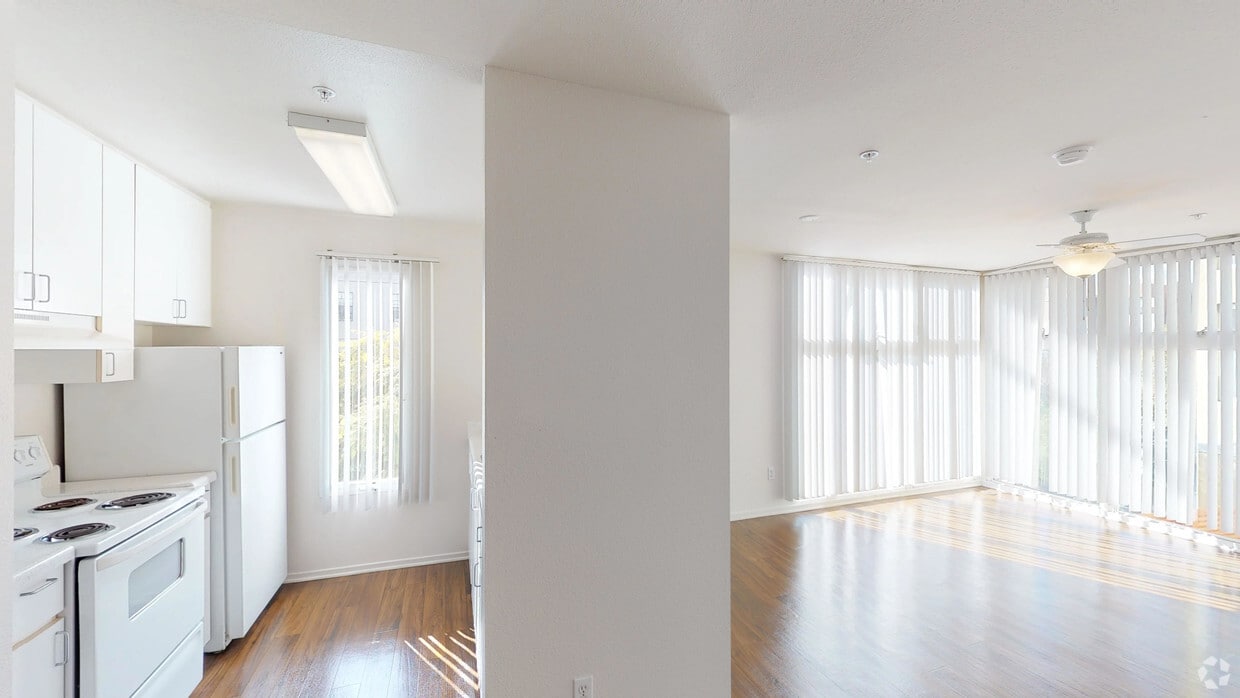 3D Tour - 900 F Street