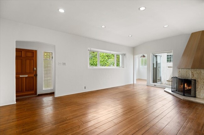 Photo - 1018 Wellesley Ave