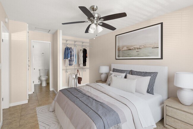 Photo - Annex on Chicago