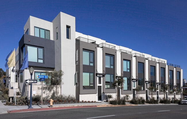 Building Photo - 2059 5th Ave