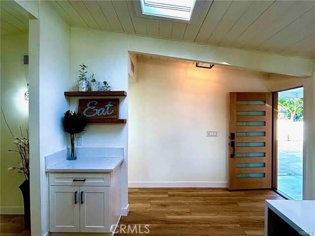 Photo - 821 N Mountain View Pl