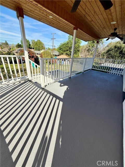 Photo - 20407 Strathern St