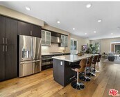 Photo - 6746 Gill Way