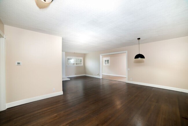 Photo - 2958 Gramercy St