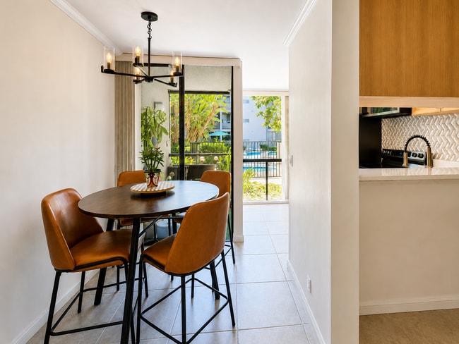 Photo - 6930 Hyde Park Dr Unit 108
