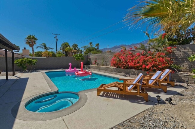 Modern home w Private Pool, Spa, Pets Welc... - Modern home w Private Pool, Spa, Pets Welc...
