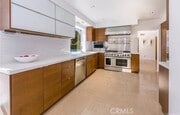 Photo - 17548 Marilla St