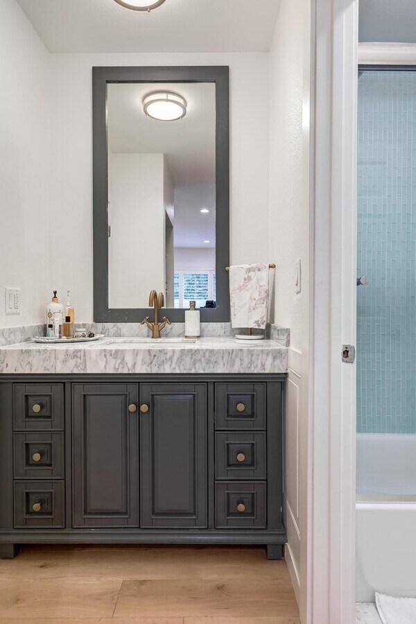 Photo - 141 S Clark Dr