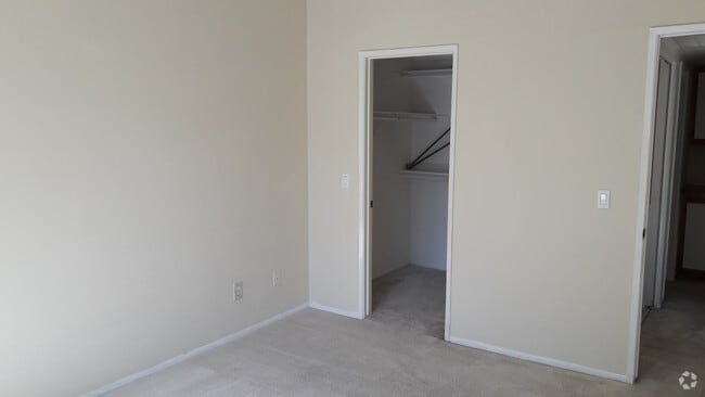Building Photo - 3500 S Greenville St Unit A12 Rental
