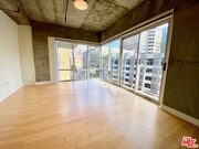 Photo - 645 W 9th St Unit 620