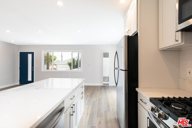 Photo - 3872 Bentley Ave Unit A