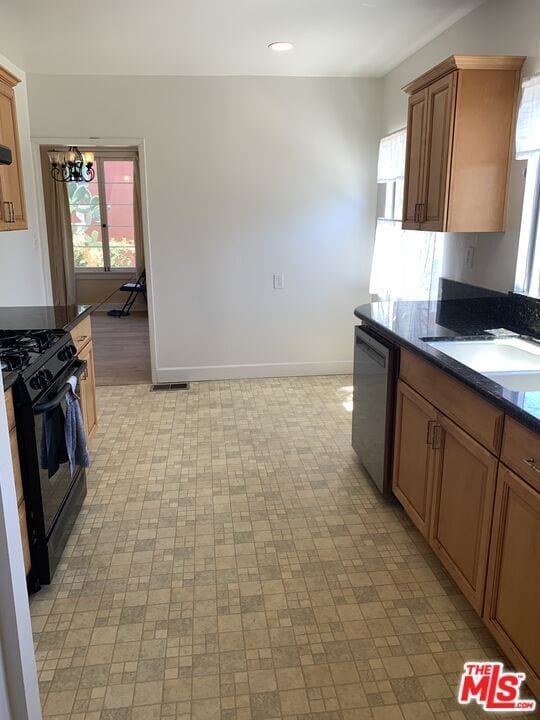 Photo - 2726 Angus St