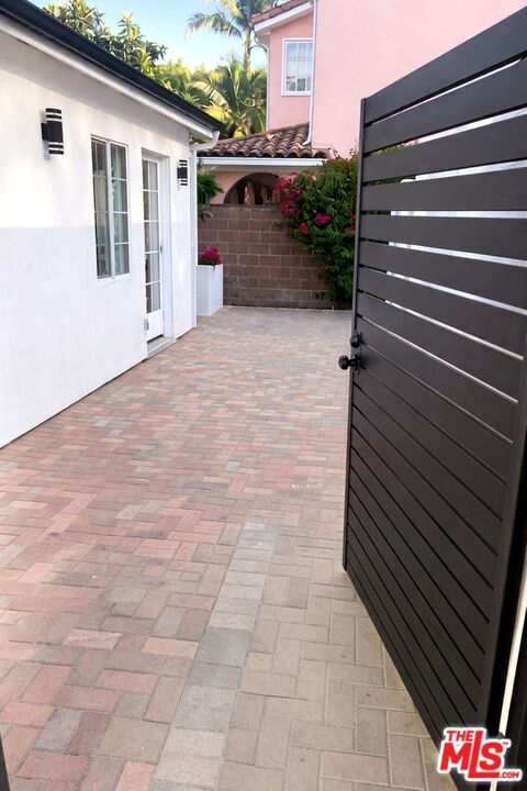 Photo - 4522 Mammoth Ave