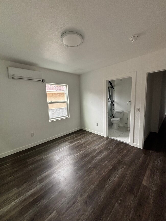 Photo - 1672 W 36th St Unit 2