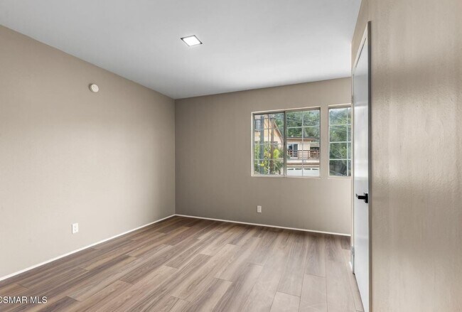 Photo - 1165 McKnight Rd