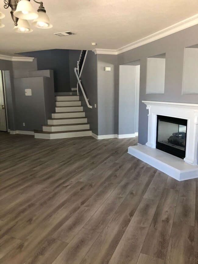 Photo - 519 Cedarbrook Ln