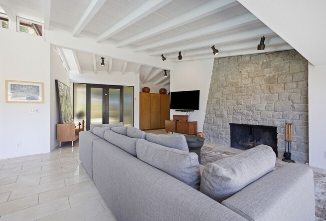 Photo - 1255 Rancheros Rd