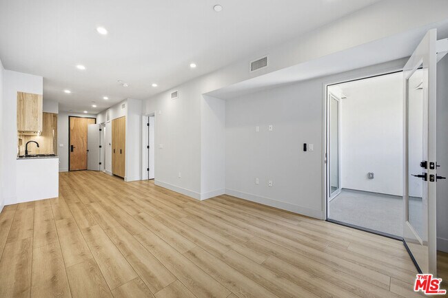 Photo - 12431 Rochester Ave Unit 410