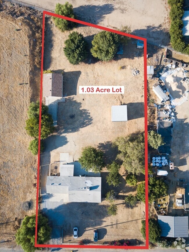 Building Photo - 20724 Palomar St Rental