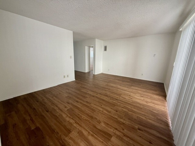 LR - 1330 Centinela Ave