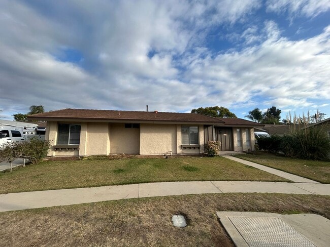 Photo - North Tustin Single-Story 2BD/2BA Rear Unit – Large Yard + Garage!