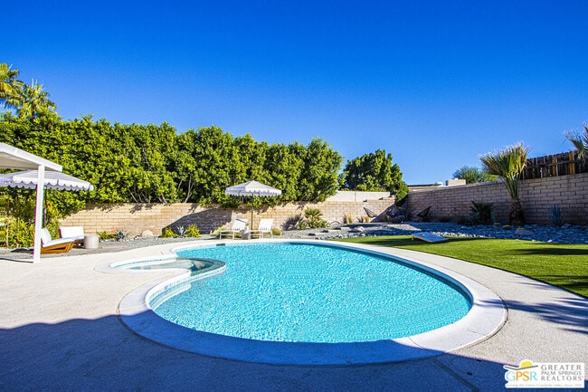 Photo - 72827 Haystack Rd