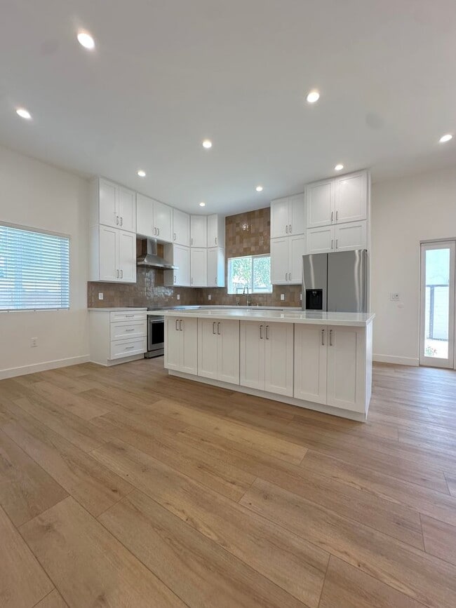 Photo - 1135 Scofield Dr Unit 1135-A
