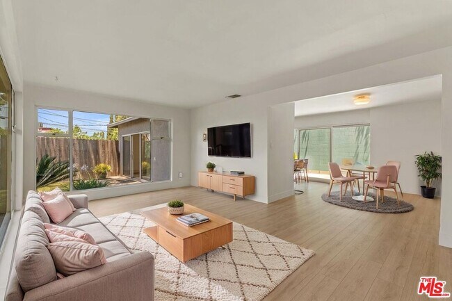 Photo - 4608 Nob Hill Dr