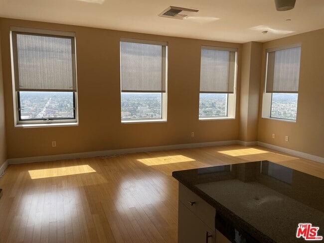 Photo - 3810 Wilshire Blvd Unit 2112