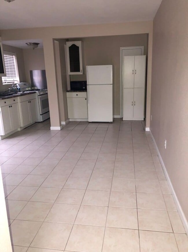 Photo - K Street Unit 905 South K Street #B