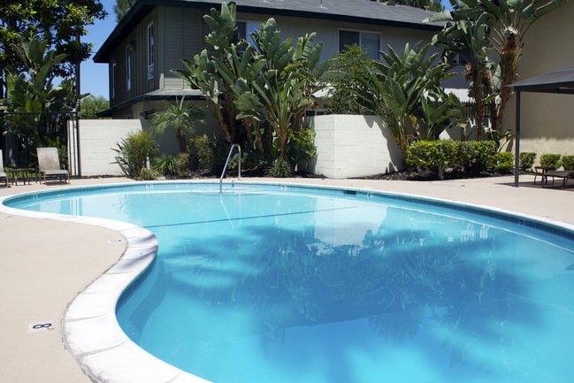 Building Photo - Villa Pacific Townhomes