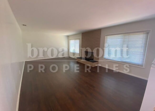 Photo - 30459 Rolling Hills Dr