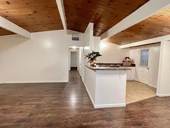 Photo - "Charming 4-Bed Oasis with 2 Full Baths and Spacious Living in Barstow!"