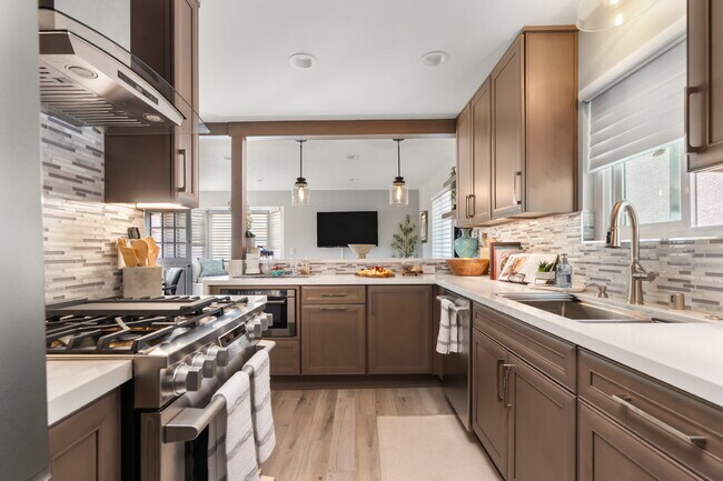 Photo - Owner's executive style suite with modern appointments throughout. Unit 1/2