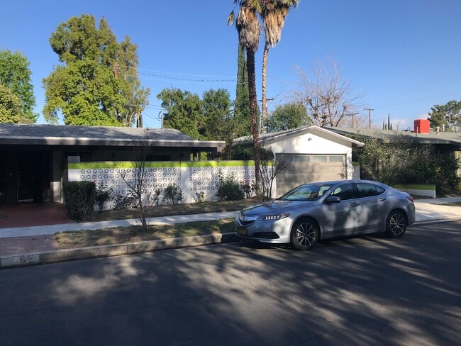 Photo - 22701 Martha St