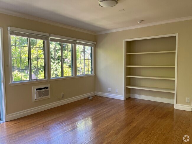 Building Photo - 10949 Massachusetts Ave Rental