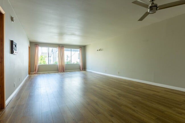 Photo - 5125 Harold Way Unit 202