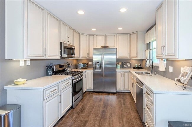 Building Photo - 137 Avenida Mateo Unit 2