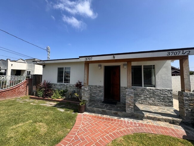 Photo - 3707 W 106th St Townhome