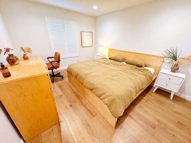 Master Bedroom - 5465 Bohlig Rd Unit 117